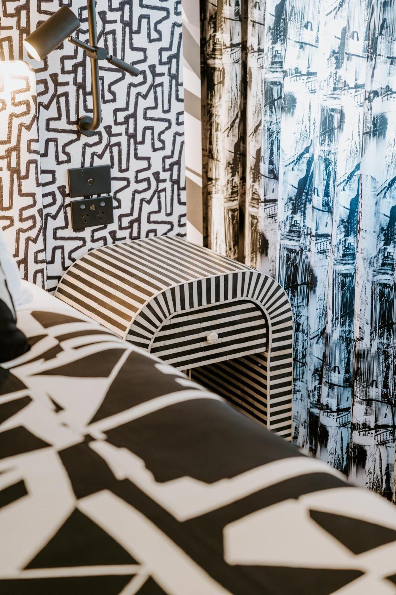 The Motley Hotel Richmond, Tapestry Collection By Hilton Melbourne City Exterior foto